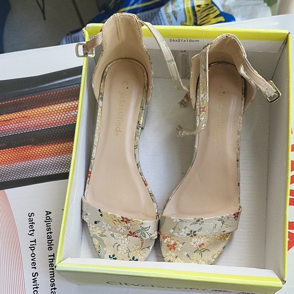 Classified Cream Heels with Delicate Floral Accents